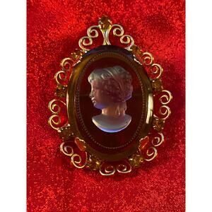 Juliana D & E DeLizza & Elster Cameo Brooch Celebrity of N.Y.